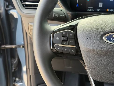 Used 2025 Ford Escape Base image 25