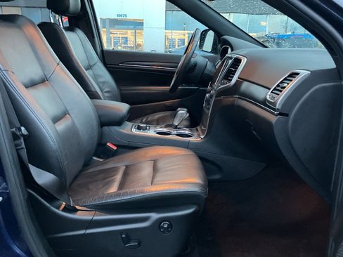 Used 2018 Jeep Grand Cherokee Limited image 38