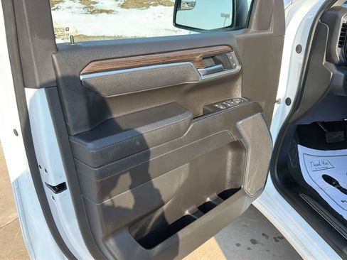 Used 2025 Chevrolet Silverado 1500 LT image 17