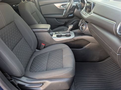 Certified 2022 Chevrolet Blazer LT w/ LPO, Black Accent Package FWD image 12