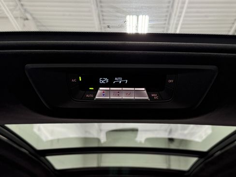 Used 2024 BMW X7 M60i AWD/4WD image 46