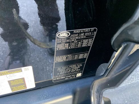 Used 2023 Land Rover Defender 130 X-Dynamic SE AWD/4WD image 33