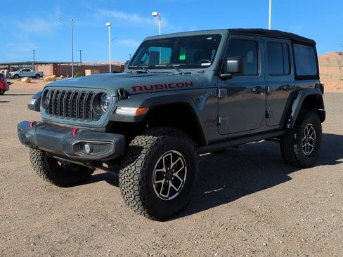 Used 2024 Jeep Wrangler Unlimited Rubicon w/ Convenience Group image 7