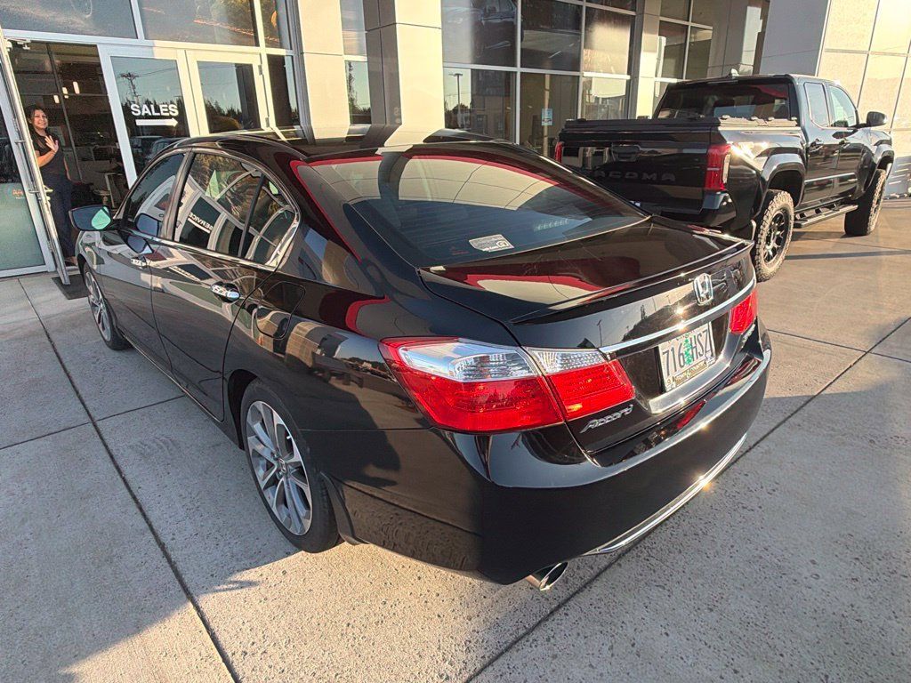 Used 2015 Honda Accord Sport image 6