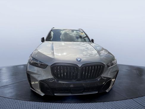 Used 2025 BMW X5 xDrive50e w/ M Sport Package AWD/4WD image 2