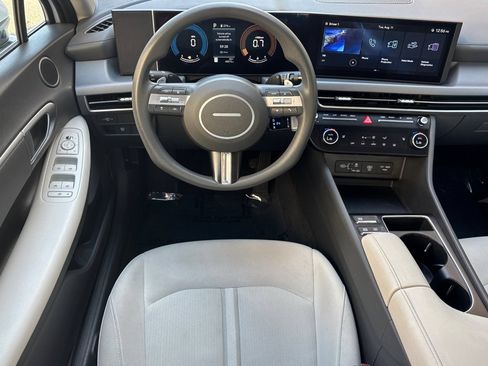 Used 2025 Hyundai Sonata SEL FWD image 16