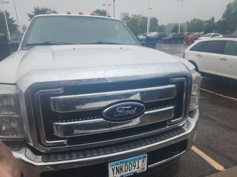 Used 2015 Ford F350 XLT AWD/4WD image 2