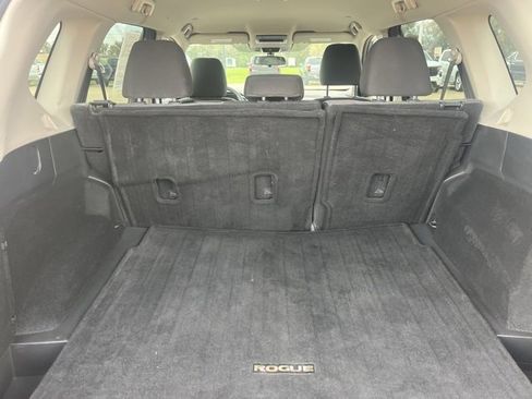 Used 2023 Nissan Rogue SV image 44