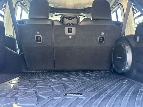 Used 2022 Jeep Wrangler Unlimited Sahara w/ Cold Weather Group image 13