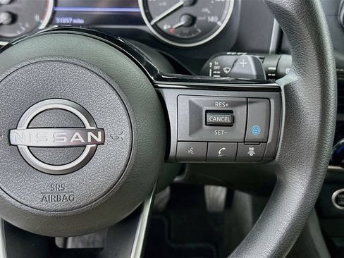 Used 2023 Nissan Rogue SV AWD/4WD image 19
