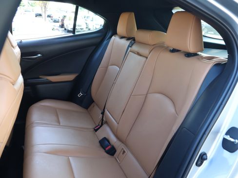 Certified 2025 Lexus UX 300h AWD w/ Accessory Package (Z2) image 40