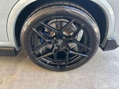 Used 2024 BMW X5 xDrive40i w/ M Sport Package image 19