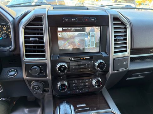 Used 2016 Ford F150 Platinum w/ Equipment Group 701A Luxury AWD/4WD image 31
