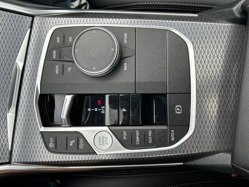 Used 2025 BMW 330i xDrive Sedan AWD/4WD image 18