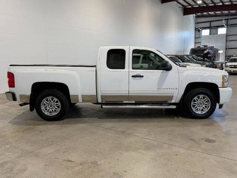 Used 2009 Chevrolet Silverado 1500 LT w/ Power Pack Plus AWD/4WD image 7