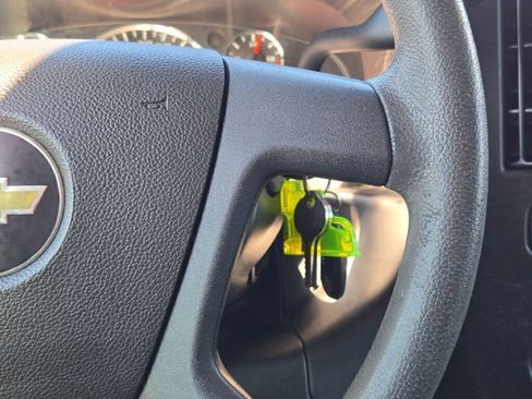 Used 2019 Chevrolet Express 3500 w/ Driver Convenience Package image 28