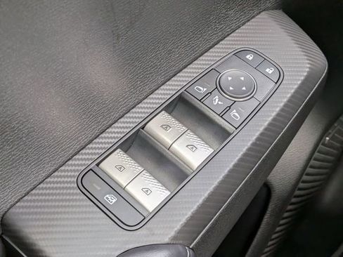 Used 2025 Mitsubishi Outlander AWD image 25