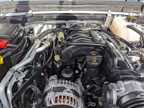 Used 2024 Jeep Wrangler Sport S image 27