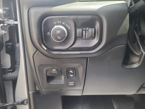 Used 2025 RAM 1500 Big Horn AWD/4WD image 14