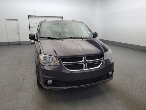 Used 2018 Dodge Grand Caravan SXT image 14