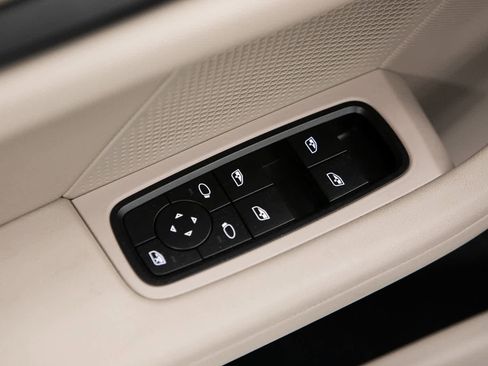 Certified 2023 Porsche Taycan 4 Cross Turismo image 18