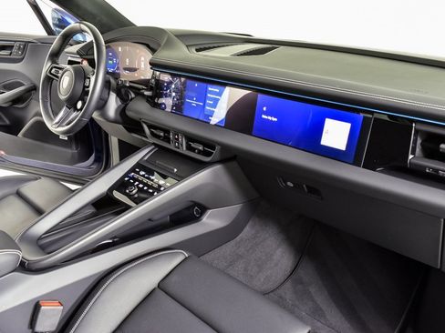 Certified 2025 Porsche Macan Turbo Electric image 22