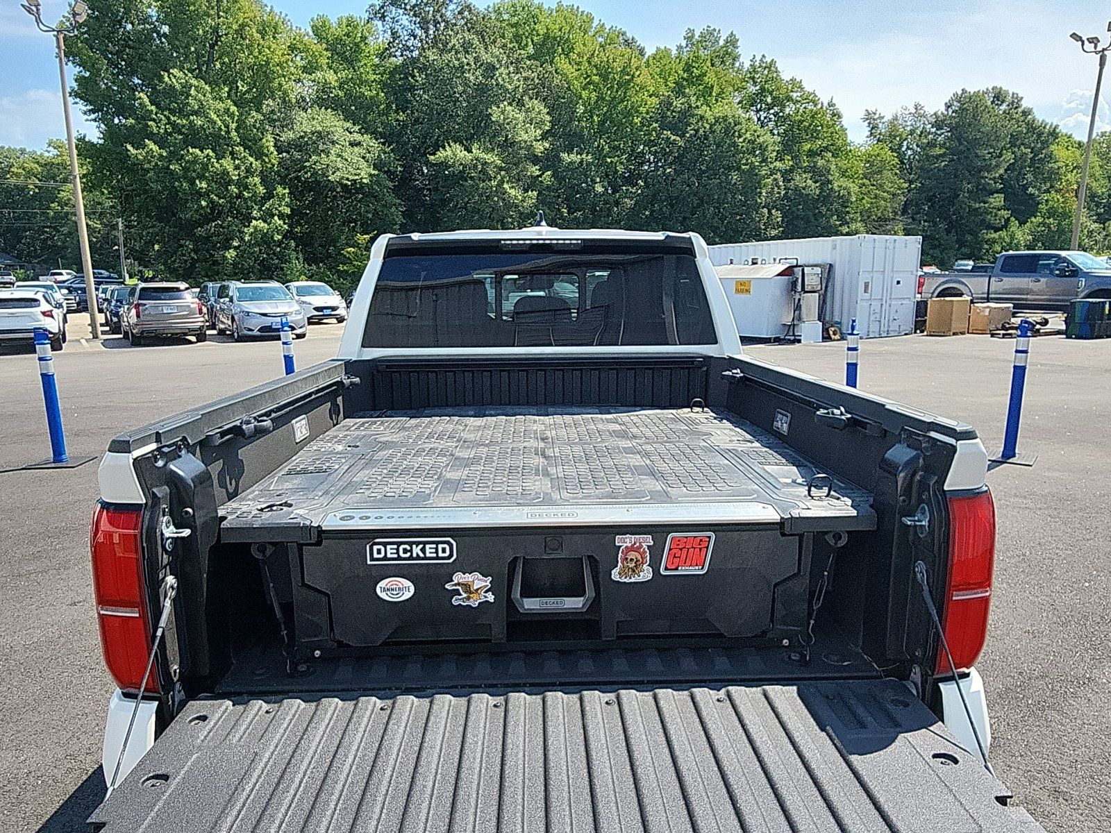 Used 2024 Toyota Tacoma SR5 AWD/4WD image 25