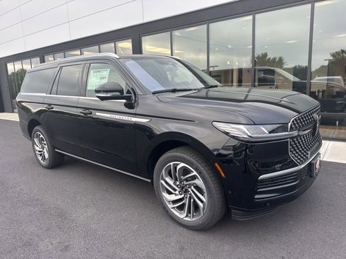 New 2025 Lincoln Navigator L Reserve image 1