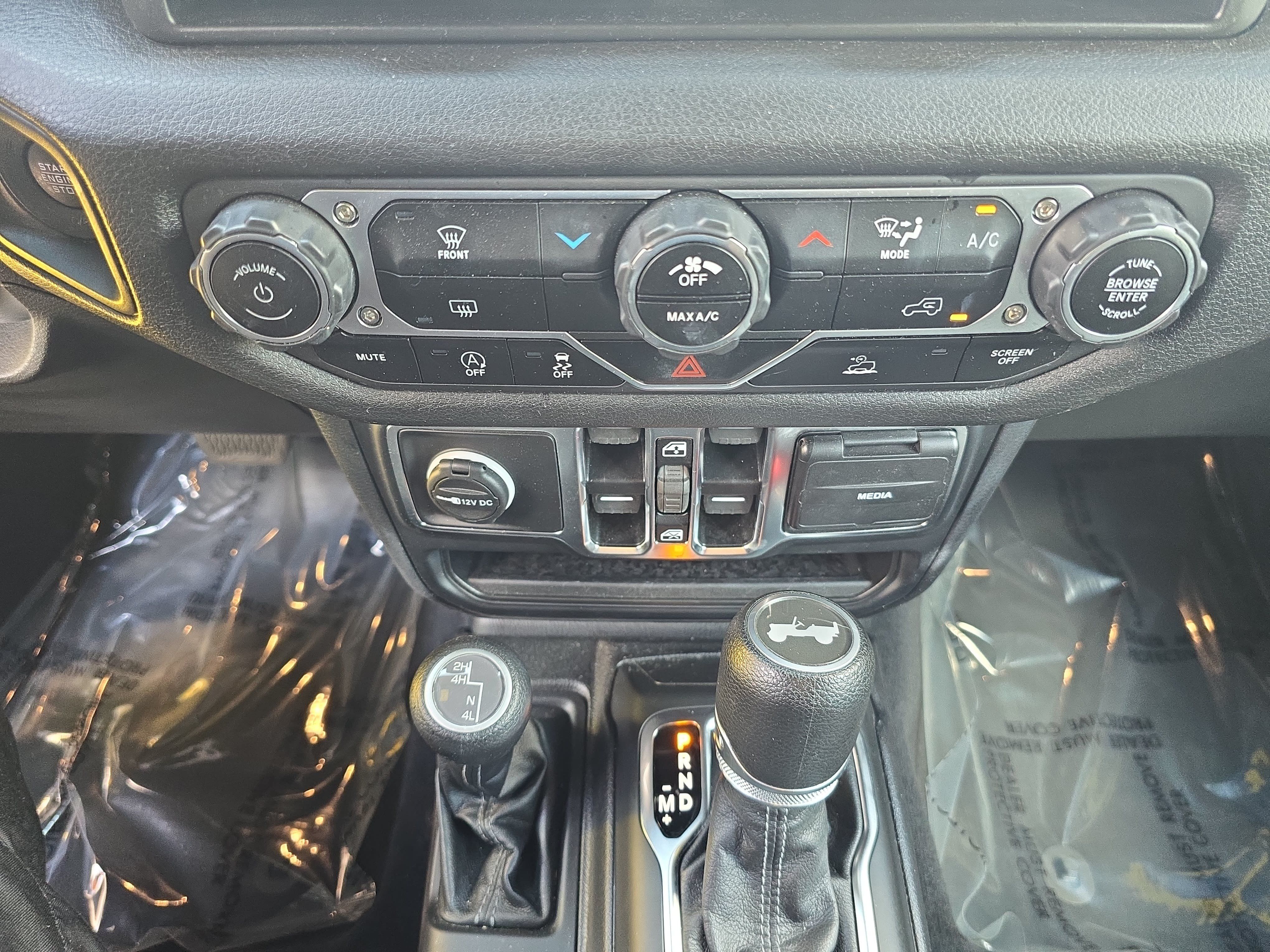 Used 2024 Jeep Wrangler Unlimited Sport AWD/4WD image 24