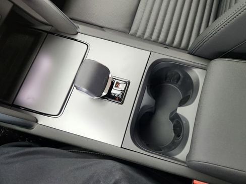 Used 2025 Land Rover Discovery Sport S image 24