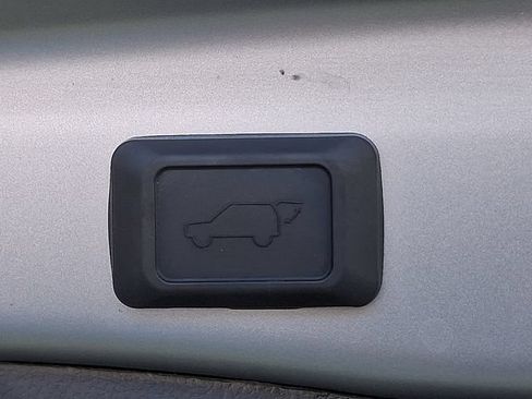 Used 2025 Toyota RAV4 XLE w/ Convenience Package FWD image 38