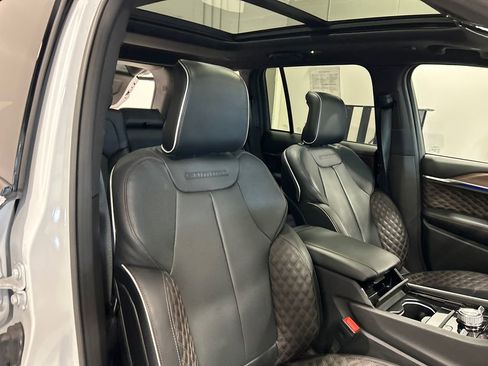 Used 2024 Jeep Grand Cherokee Summit image 35