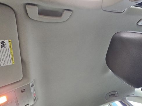 Used 2024 Volkswagen Jetta SE image 27