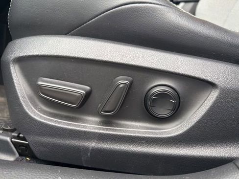 Used 2022 Toyota Corolla XSE image 17