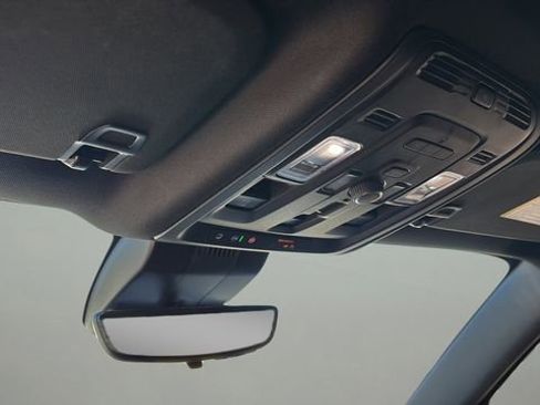 Used 2024 GMC Yukon XL Denali Ultimate image 28