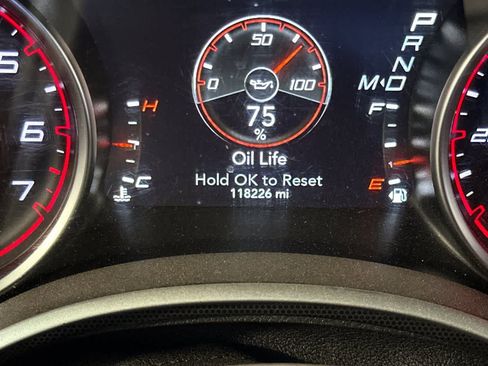Used 2017 Dodge Charger SXT RWD image 25