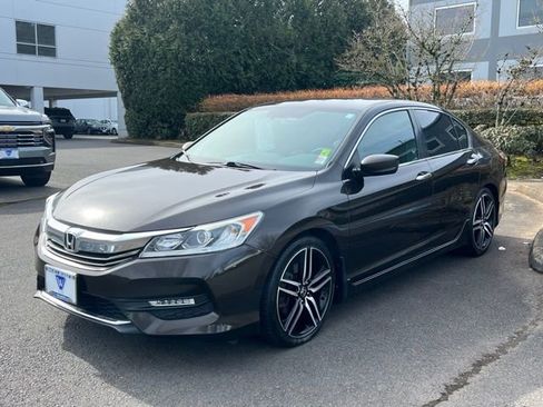 Used 2017 Honda Accord Sport Special Edition image 3