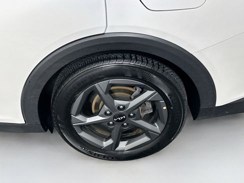 Used 2025 Kia K4 LXS FWD image 11