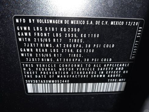 Used 2021 Volkswagen Tiguan SE w/ Panoramic Sunroof Package FWD image 33