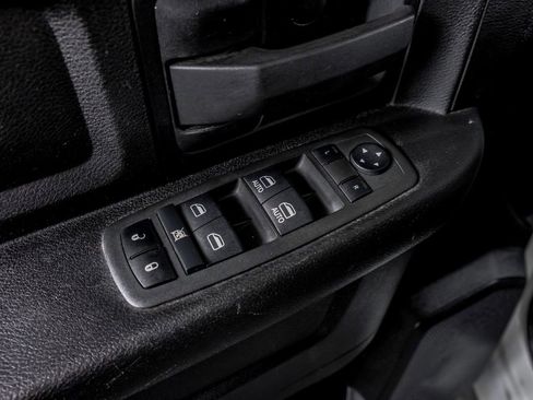 Used 2022 RAM 2500 Tradesman w/ Chrome Appearance Group image 33