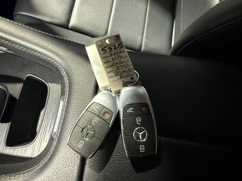 Used 2022 Mercedes-Benz GLE 350 4MATIC w/ 3rd Row Seat Package image 81