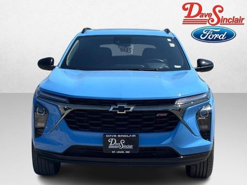 Used 2024 Chevrolet Trax RS w/ Sunroof Package image 2