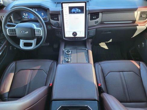 Used 2024 Ford Expedition Limited w/ Excursion Package image 18