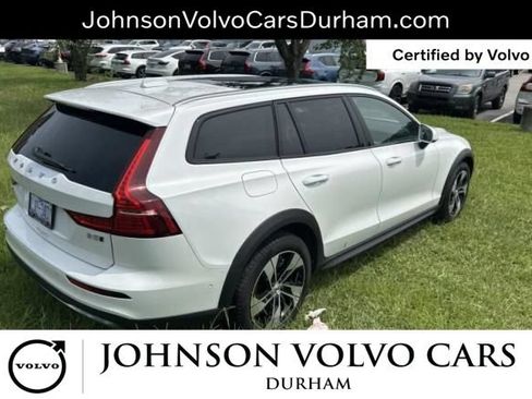 Used 2025 Volvo V60 B5 Cross Country Plus AWD/4WD image 5