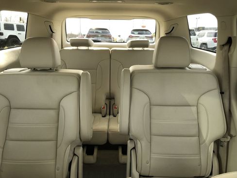 Used 2023 GMC Acadia Denali image 13