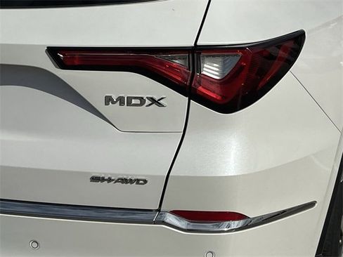 Certified 2023 Acura MDX SH-AWD w/ Technology Package image 7