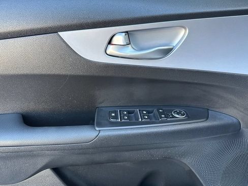 Certified 2023 Kia Forte LXS FWD image 12