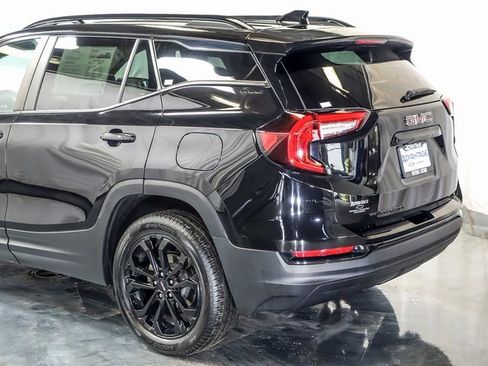 Certified 2022 GMC Terrain SLE w/ Driver Convenience Package image 10