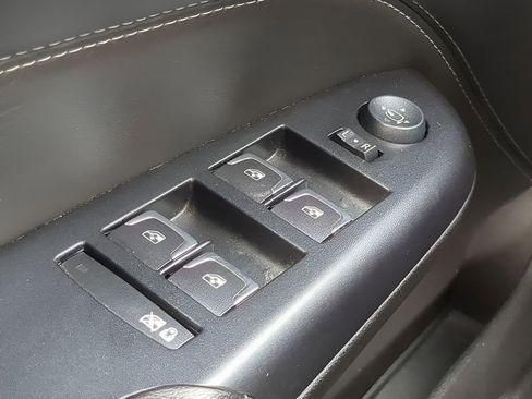 Used 2015 Cadillac SRX Luxury image 27