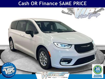 Used 2024 Chrysler Pacifica Touring-L